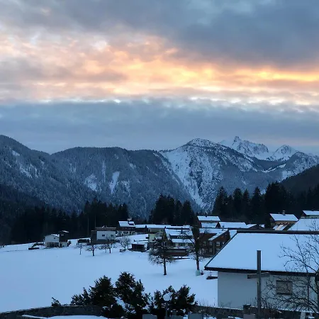 Alpenburg Bergparadies Appartement Wald am Arlberg