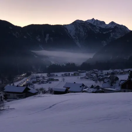 Alpenburg Bergparadies Appartement Wald am Arlberg
